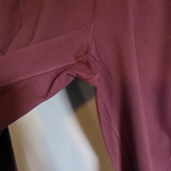 EUC Under Armour Performance Wear Leggings - Picture 6 of 6